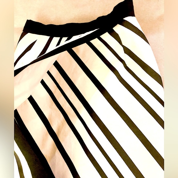 Fitted Skirt Front Split H&M Pencil Skirt - Picture 3 of 8